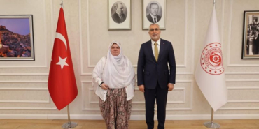 Mihalgazi Belediye Başkanı Zeynep Güneş'i kıyafeti üzerinden hedef alan İYİP üyesi Mehmet Emin Korkmaz, partiden ihraç edildi.