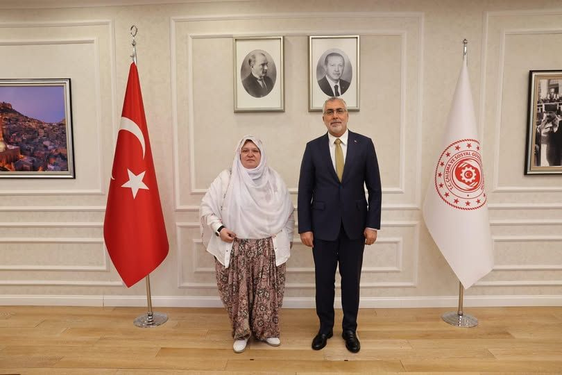 Mihalgazi Belediye Başkanı Zeynep Güneş'i kıyafeti üzerinden hedef alan İYİP üyesi Mehmet Emin Korkmaz, partiden ihraç edildi.