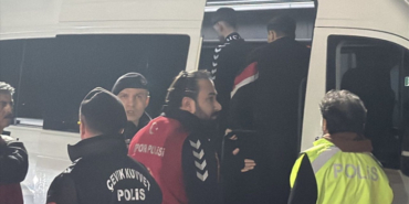 755x390-samsunda-trabzonspor-otobusune-tas-atanlar-gozaltinda-705