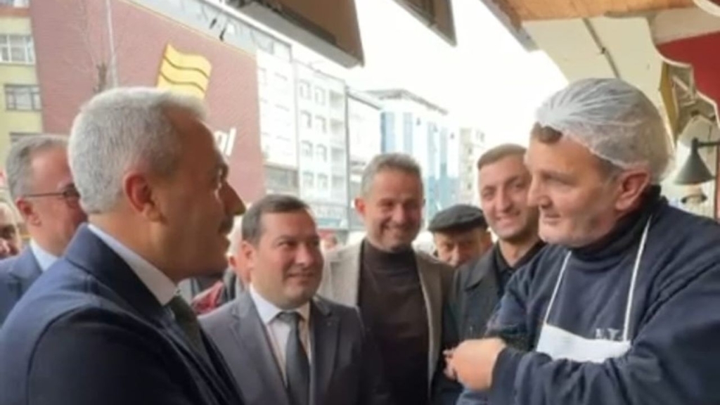 Sözleriyle gündem olan Rizeli esnafı Vali Baydaş ziyaret etti